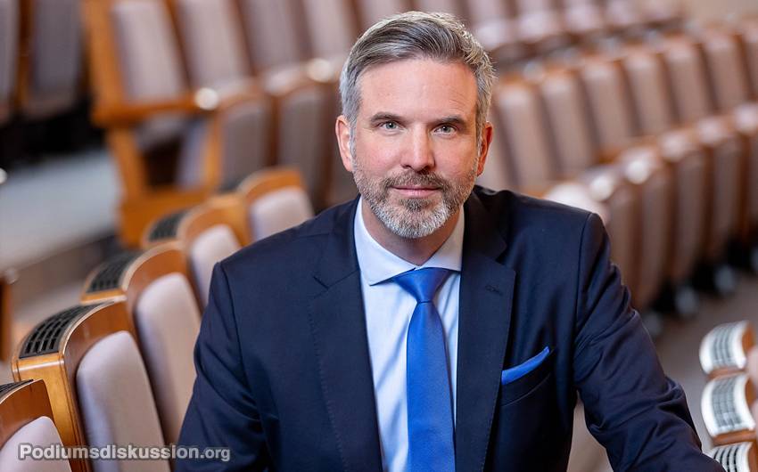 Marco Ammer Moderator auf www.Podiumsdiskussion.org